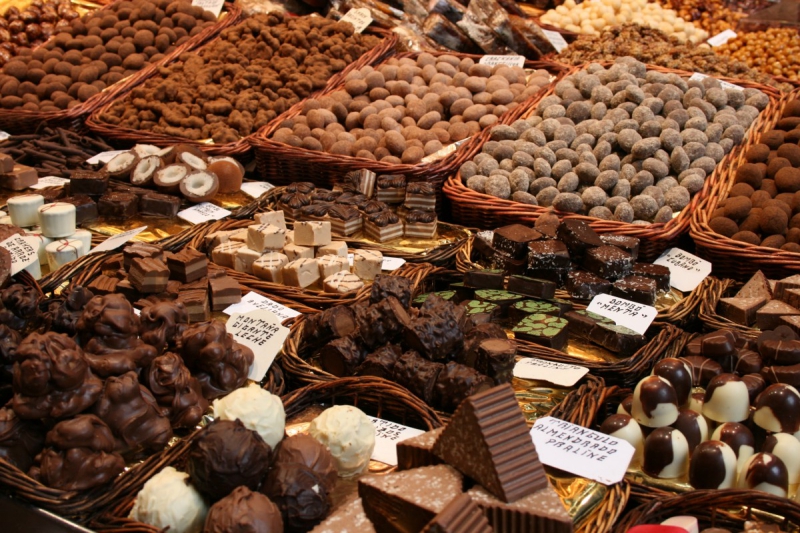 vitrine-COLLOBRIERES-min_chocolates_chocolate_nibble_sweetness_fine_chocolates_gourmet_candy_brand-752083