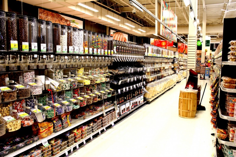 vitrine-COLLOBRIERES-min_retail_grocery_supermarket_store_food_shopping_market_shop-613228